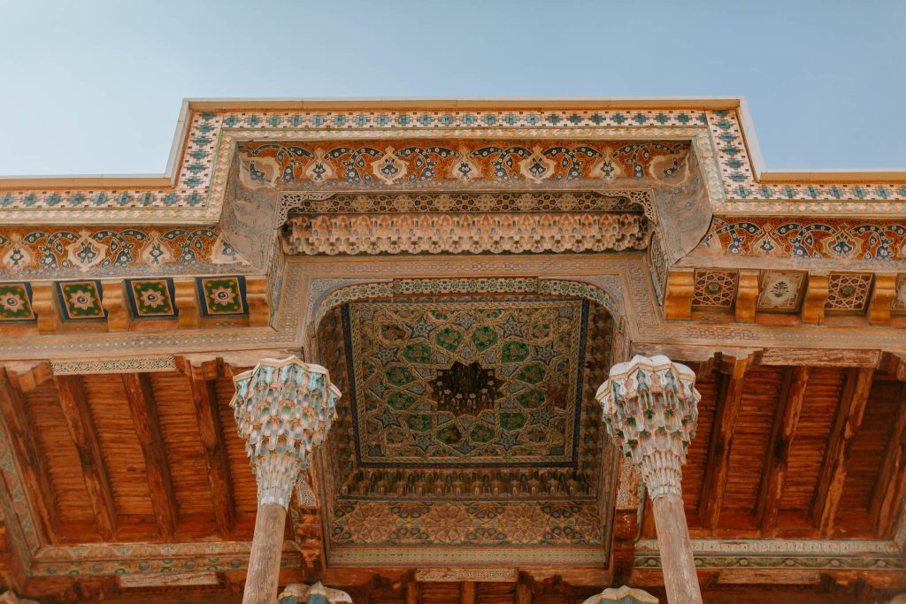 Bolo Khauz Mosque