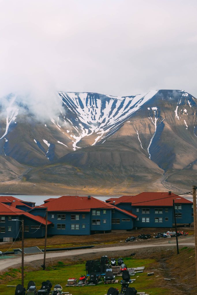svalbard weather in summer
