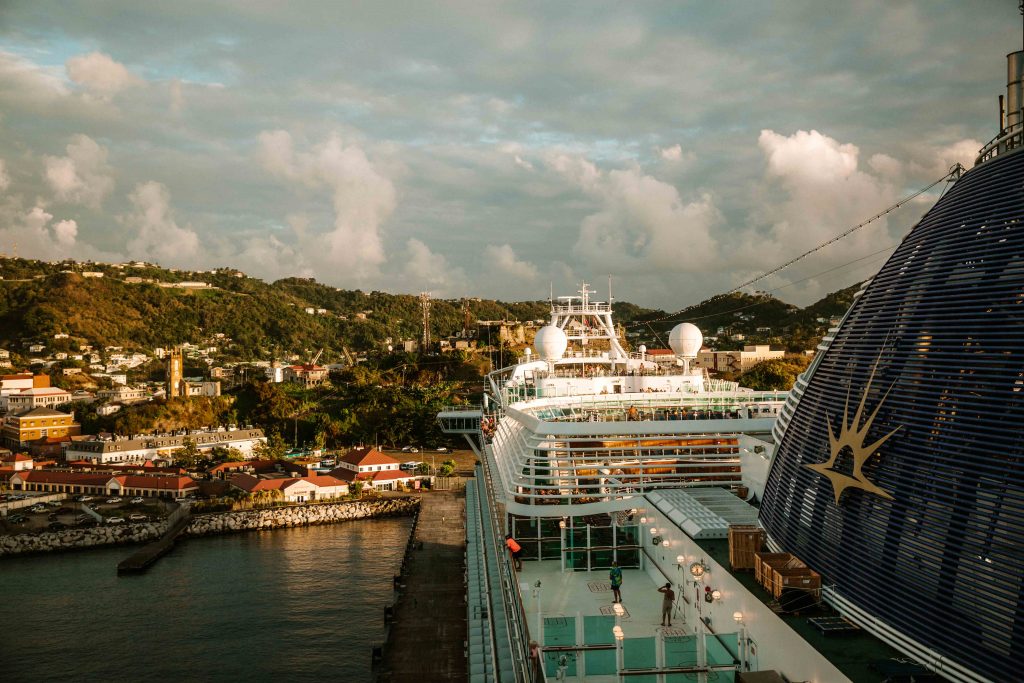 azura p&o cruise ship